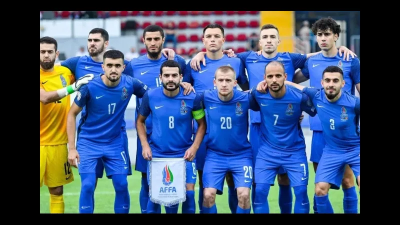 Cầu thủ Azerbaijan và Saint Lucia đối đầu trên sân cỏ